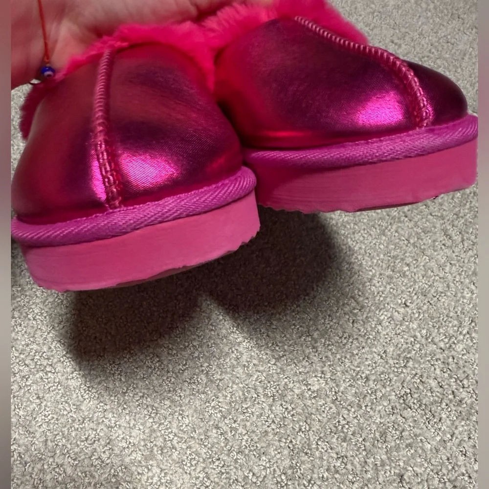 Brand New/Never Worn-Kids Cozy Pink Slippers-Size 2-3